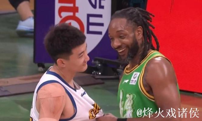 CCTV5播北京男篮VS辽宁，3人给杨鸣惊喜，许利民固执，谁会首败